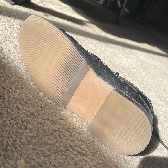 H&M black faux leather ankle boots - Picture 4 of 4